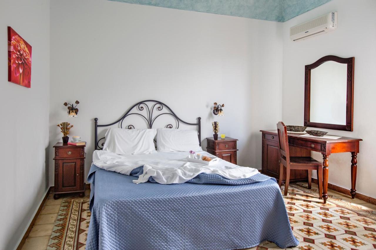 Cala Di Ponente Hotel กัสเตลลุซโซ ภายนอก รูปภาพ