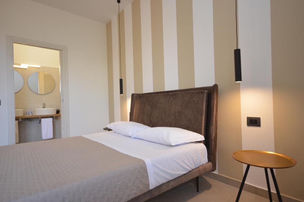 Cala Di Ponente Hotel กัสเตลลุซโซ ภายนอก รูปภาพ