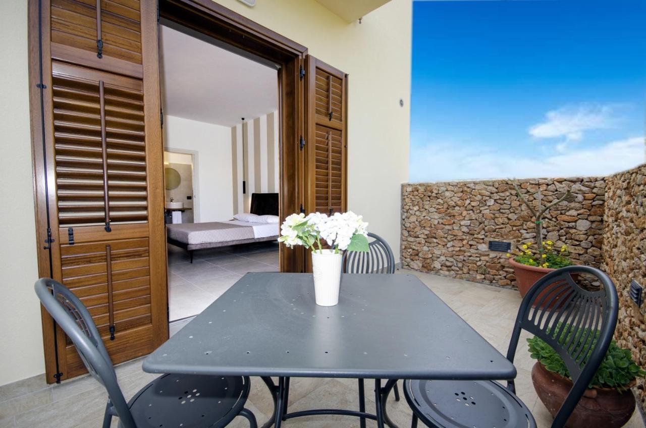 Cala Di Ponente Hotel กัสเตลลุซโซ ภายนอก รูปภาพ