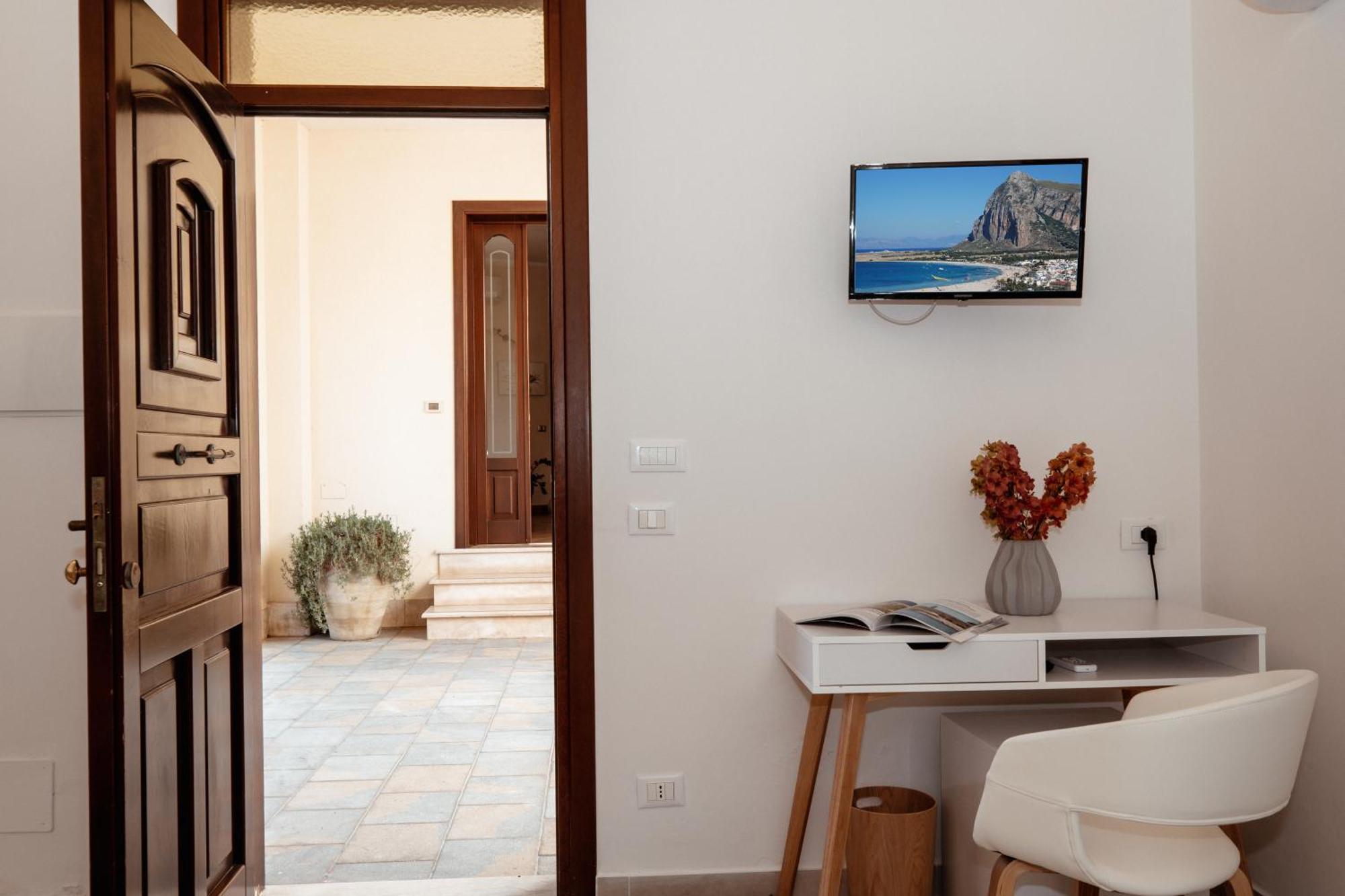Cala Di Ponente Hotel กัสเตลลุซโซ ภายนอก รูปภาพ