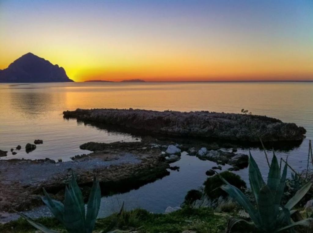Cala Di Ponente Hotel กัสเตลลุซโซ ภายนอก รูปภาพ