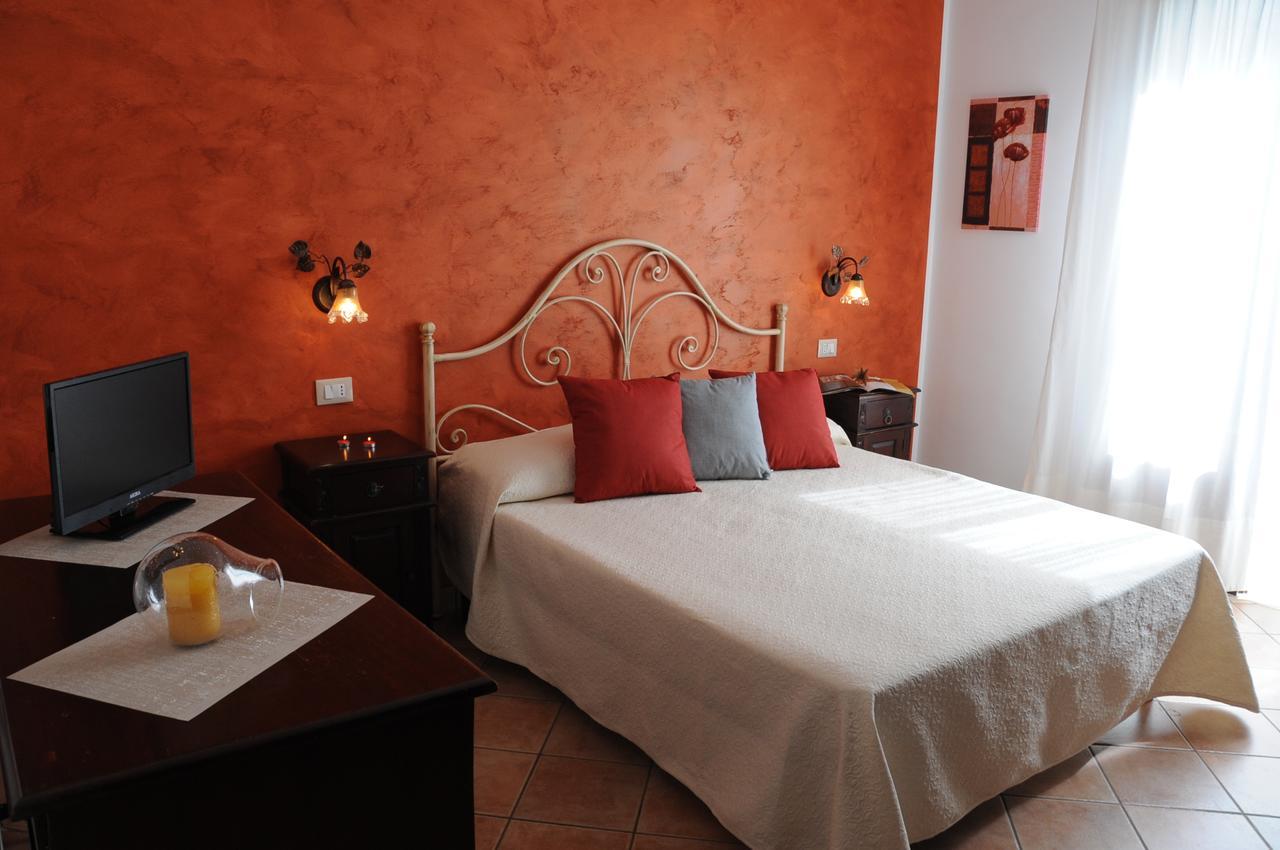 Cala Di Ponente Hotel กัสเตลลุซโซ ภายนอก รูปภาพ