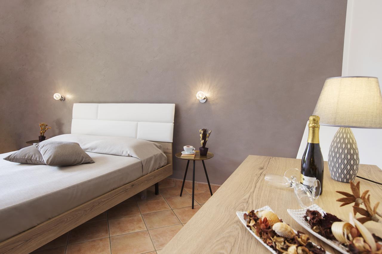 Cala Di Ponente Hotel กัสเตลลุซโซ ภายนอก รูปภาพ