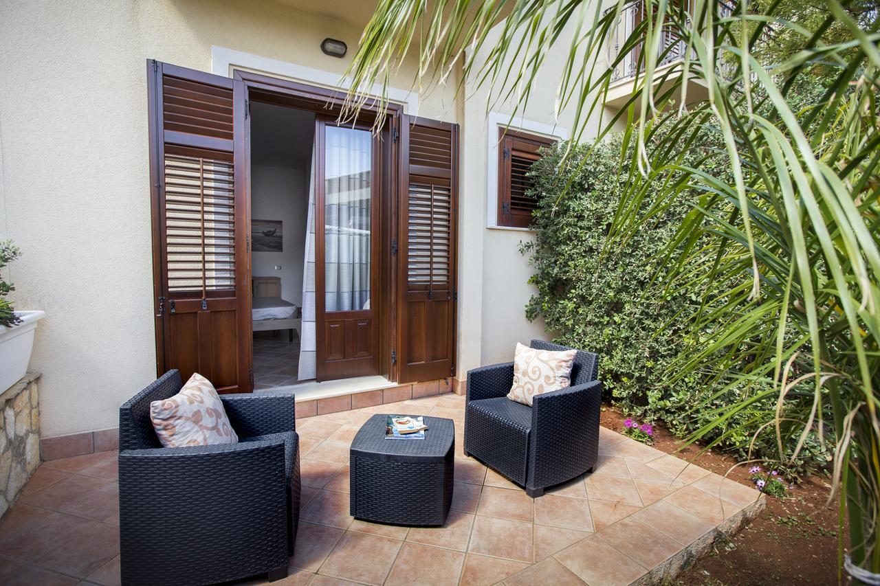 Cala Di Ponente Hotel กัสเตลลุซโซ ภายนอก รูปภาพ