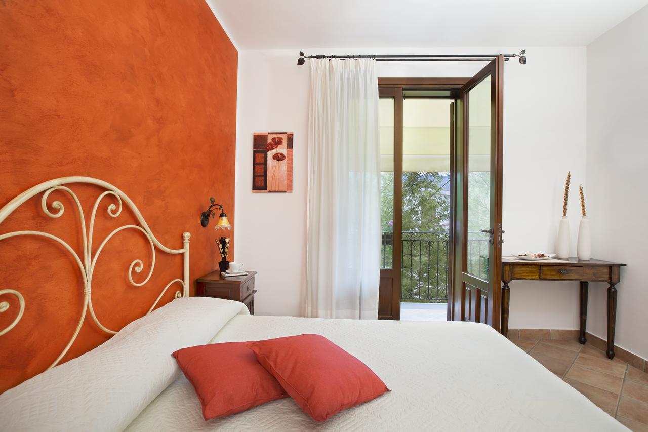 Cala Di Ponente Hotel กัสเตลลุซโซ ภายนอก รูปภาพ