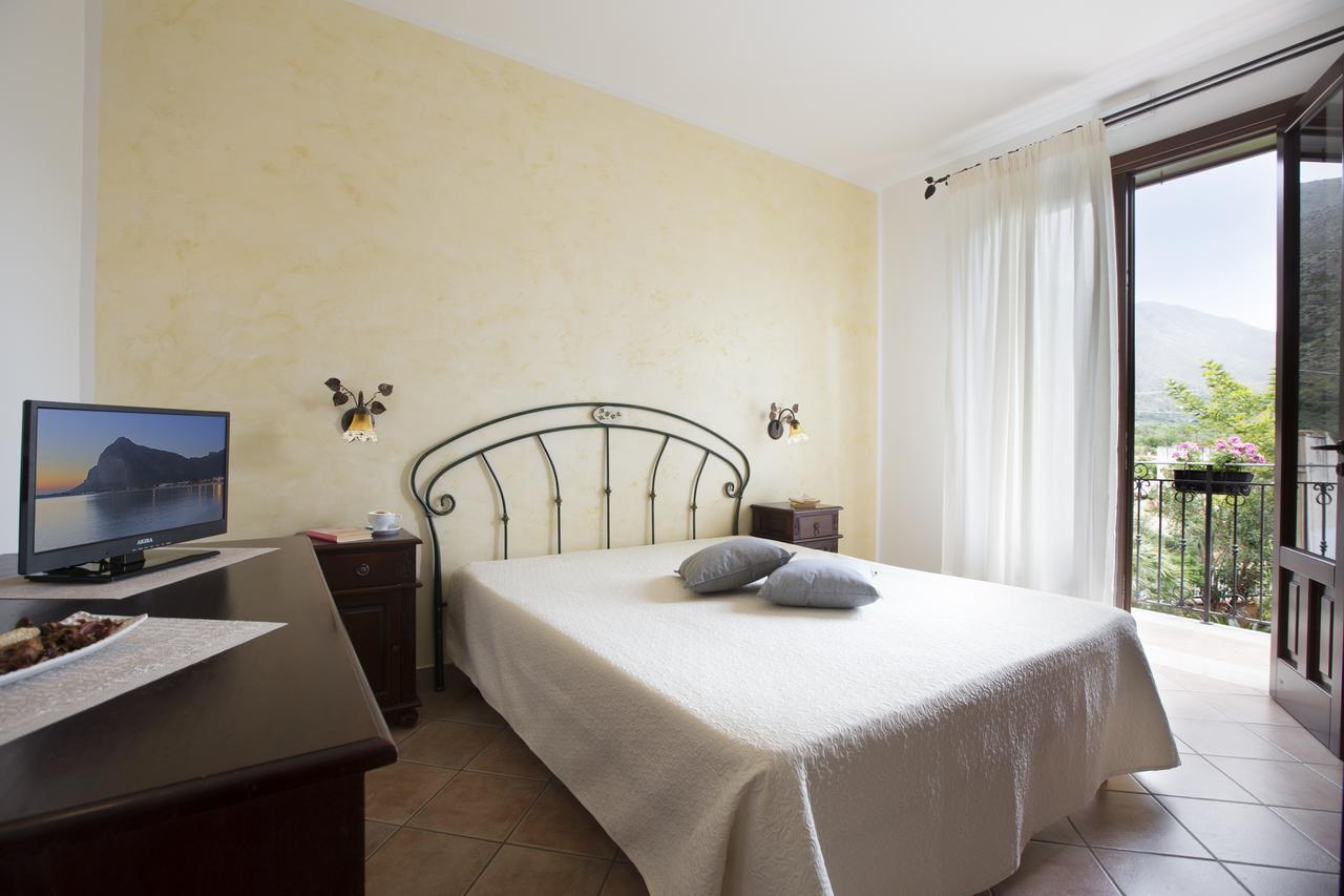 Cala Di Ponente Hotel กัสเตลลุซโซ ภายนอก รูปภาพ