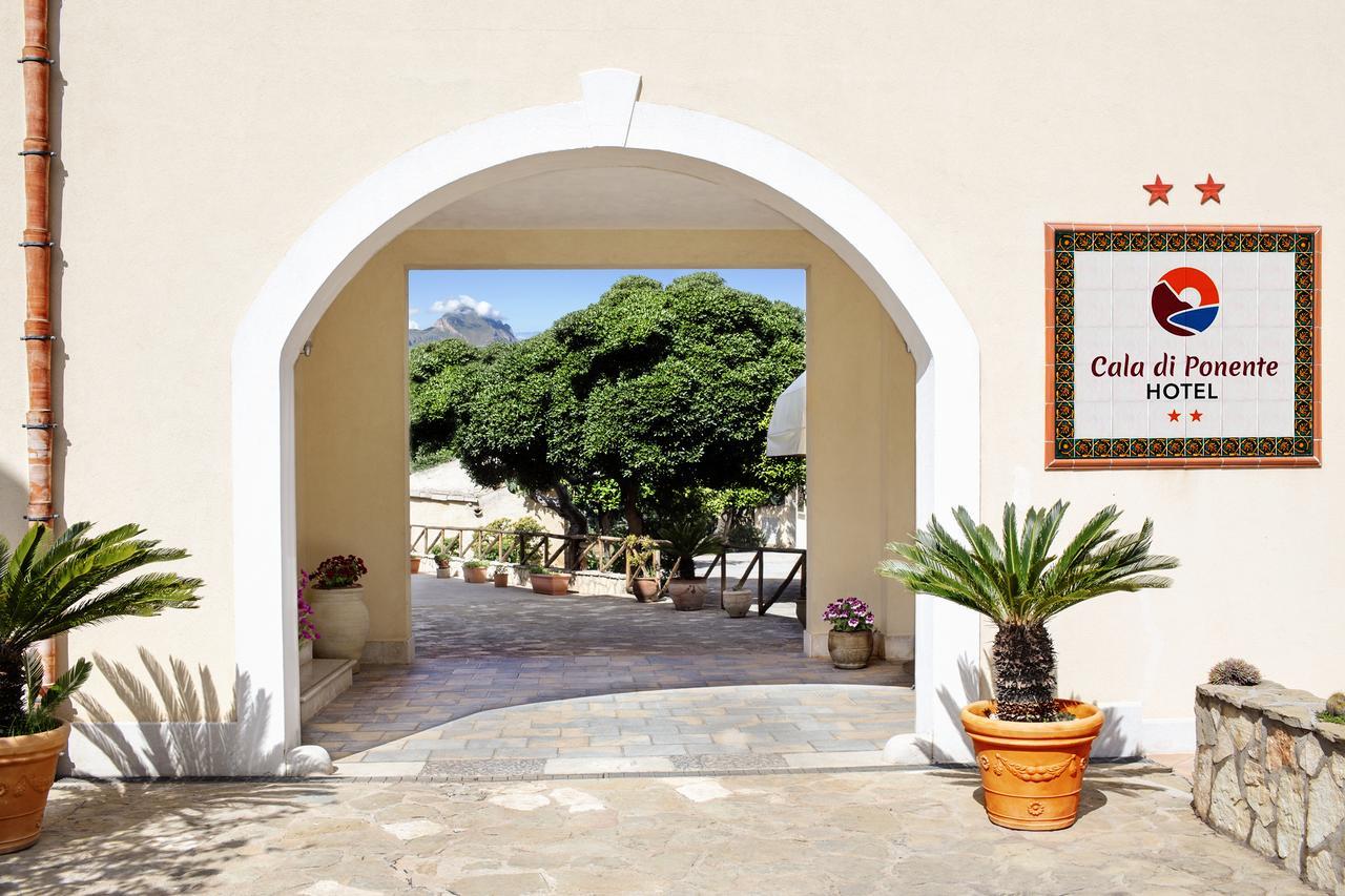 Cala Di Ponente Hotel กัสเตลลุซโซ ภายนอก รูปภาพ